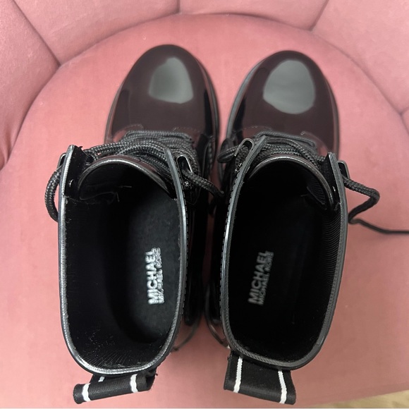 ✨ Michael Kors Black Combat Glossy Boots | New WOT | | Glossy Finish | Size 7 ✨ - Picture 7 of 15
